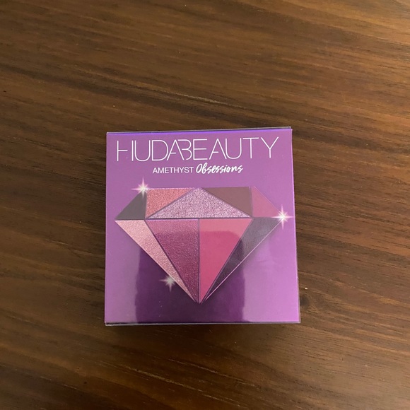 HUDA BEAUTY Other - 🌺 Huda Beauty amethyst 🌺
